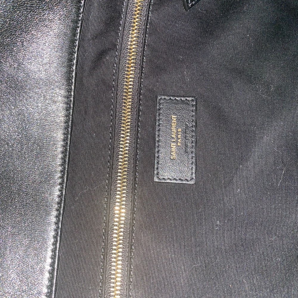 Yves Saint Laurent YSL authentic New ICARE Maxi - Picture 6 of 8